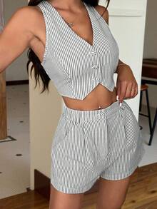 SHEIN EZwear 女款 2 件組條紋亞麻短褲套裝，無袖背心短版上衣與短褲套裝，夏季度假休閒時尚穿搭，灰藍色與白色條紋套裝 - 黑與白 - 查看 6