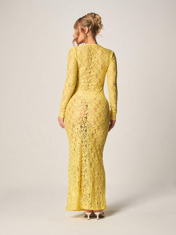 MISSGUIDED Elegant Long Sleeve V-Neck Lace Maxi Dress With Intricate Floral Pattern For Special Occasions Evening Party