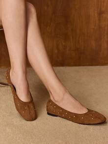 MOTF DAMEN VELOURSLEDER NIETEN DETAIL RUNDE SPITZE BALLERINAS - Braun - Übersicht 5