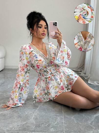 Selianne Women's Elegant Fashion Commuter Casual Comfortable Charming Retro Minimalist High-End Romantic Holiday Long Sleeve V-Neck Waist Gathered A-Line Hem Ditsy Floral Splicing Lace Collar Design Blouse (Random Print)