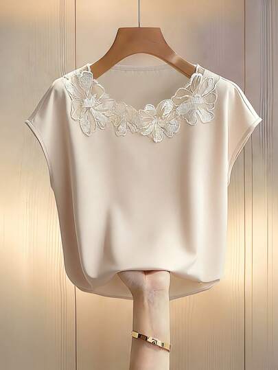 Franclia Spring/Summer New Arrival Round Neck Elegant Embroidered Lace Trim Women's Blouse, Batwing Sleeves, Simple And Elegant Style, Apricot Color Women's Shirt, Perfect For Summer Holidays And Vacations.