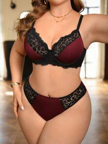 Spicy Aura Plus Size Classic Sexy Lace Patchwork Underwire Lingerie Set - Burgundy - View 3