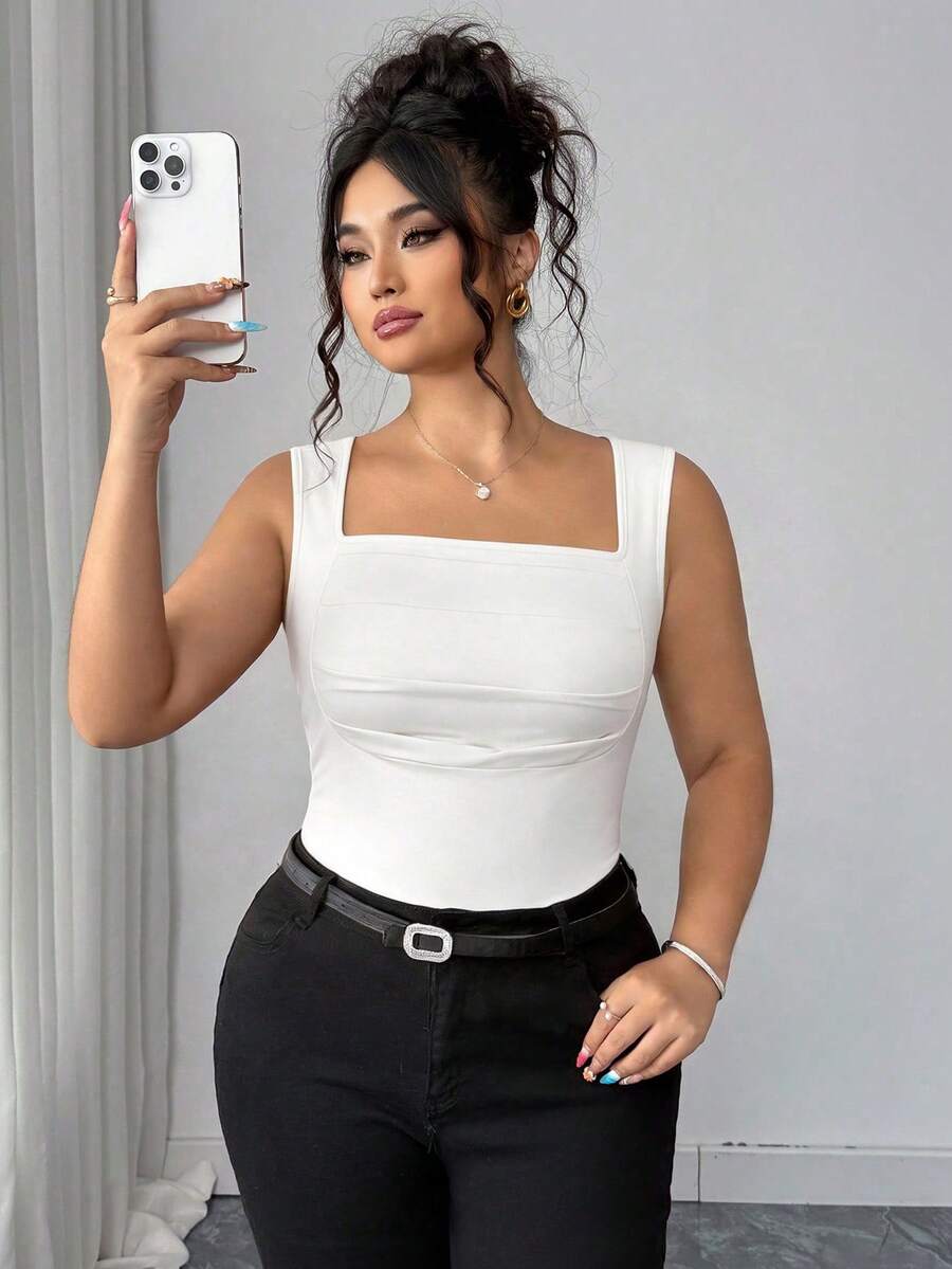 Elenzga 大码纯色无袖宽肩带修身褶皱圆领针织背心 - 白色 - 查看 1