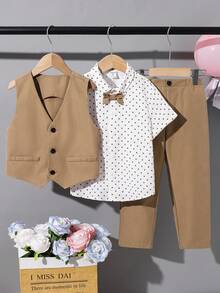 SHEIN 男童纯色短袖衬衫、马甲和裤子三件套，绅士风格套装，适合儿童返校、校服、幼儿园、生日派对、晚宴、婚礼、洗礼、日常穿着、通勤、运动、秋冬季穿着。 - 卡其色 - 查看 2