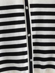 SHEIN Franclia 女士休闲V领短袖条纹针织上衣 - 杏色 - 查看 4