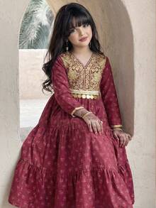 SHEIN 年轻女孩，年轻女孩酒红色和洋红色玫瑰撞色领口花卉吊坠流苏民族风度假连衣裙，适合开斋节 - 酒紅色 - 查看 1