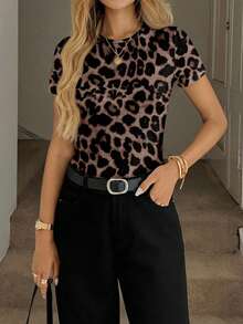 Easowa 女士修身圆领豹纹T恤，适合夏季通勤和休闲穿着 - 彩色 - 查看 3