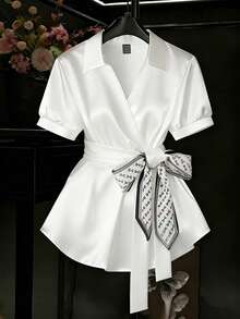 GlowEve Áo sơ mi nữ thời trang công sở thanh lịch cổ chữ V chất liệu satin bóng, thắt nơ eo, dáng ôm, thích hợp mặc hàng ngày, đi chơi, dự tiệc, kỳ nghỉ, tay ngắn. - trắng - Xem 8