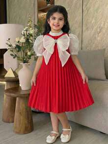 SHEIN Vestido plisado con bloques de color y lazo elegante y lindo para niña - Rojo - Ver 1