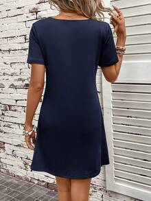 SHEIN LUNE 女士V领装饰纽扣撞色拼接休闲度假A字短袖连衣裙 - 藍白色 - 查看 2