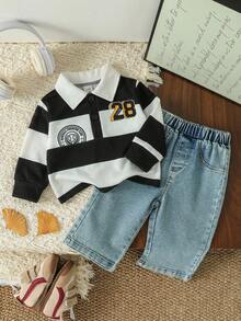 SHEIN Playful Pals 男婴休闲运动学院风条纹Polo衫和蓝色牛仔裤套装，两件套，带徽章和数字印花，适合搭配外套，运动、上学、度假、旅行、冬季穿着。 - 黑色 - 查看 1
