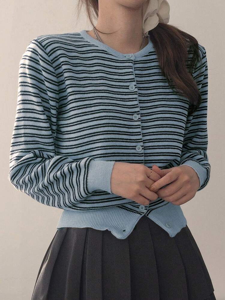 Women's Striped Cropped Cardigan With Round Neck And Long Sleeves