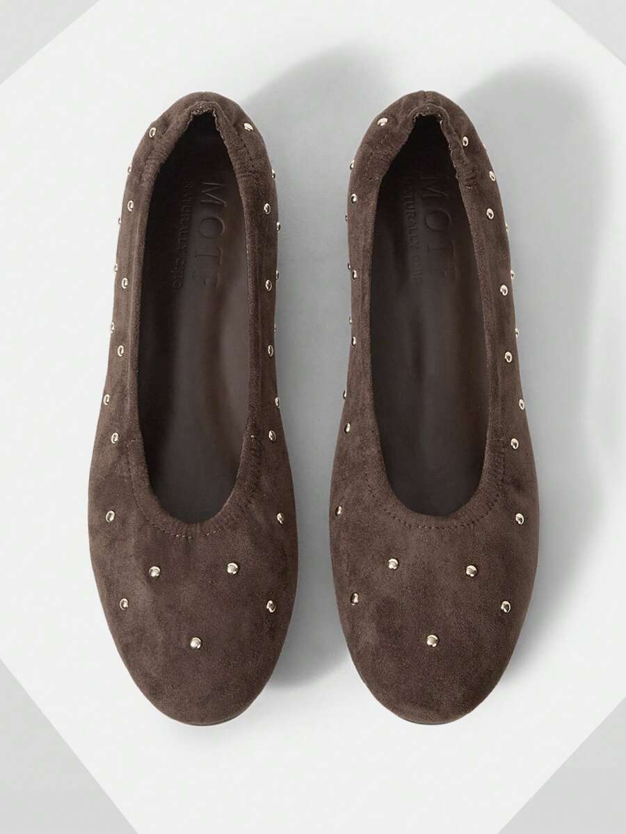 MOTF 女士铆钉圆头平底鞋 情人节春季鞋履 - 咖啡棕 - 查看 2