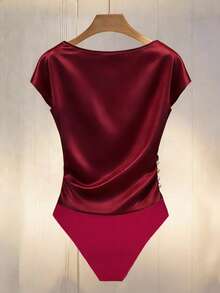 SHEIN Franclia 闪亮弹力装饰纽扣优雅性感女式连体衣 - 酒紅色 - 查看 2