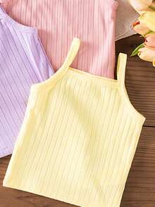 SHEIN 3件套女婴提花吊带背心。无袖设计，清爽透气，可爱时尚，马卡龙粉彩色系，甜美明亮，百搭实用。面料柔软舒适，休闲可爱风格，适合春夏外出、户外玩耍、度假、日常穿着和旅行。 - 彩色 - 查看 3