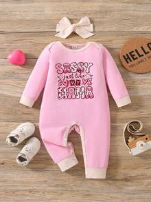 SHEIN Barboteuse à manches longues imprimée avec col rond minimaliste et blocs de couleursing à la mode pour bébé fille, avec un bandeau nœud mignon. Printemps/Automne - Rose bonbon - Voir 3