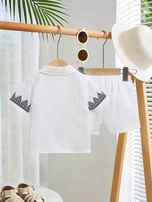 SHEIN Playful Pals Baby Boy Geometric Pattern Patchwork Collar Short Sleeve Shirt And Shorts Set Black And White Baby Boy Outfit Baby Matching Set Summer Baby Boy Clothes Summer 2 Piece Set Baby Boys Outfit Baby Boy Shirt And Short Set - Beige - View 2