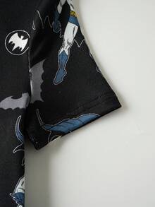 BATMAN X SHEIN 85th 男童舒适肖像图案短袖T恤和短裤睡衣套装，夏季 - 黑色 - 查看 3