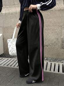 SHEIN EZwear Quần dài nữ cỡ lớn màu đen kẻ sọc bên hông, kiểu dáng tối giản và thời trang, phù hợp cho trang phục thường ngày, mùa tốt nghiệp, tựu trường, lễ tốt nghiệp, trang phục giáo viên nữ, trang phục thể thao học đường mùa tựu trường, bộ đồ thể thao nữ. - màu đen - Xem 7