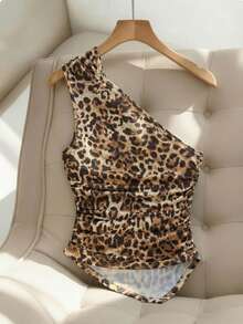 Franclia 豹纹不对称领口和不对称下摆褶皱单肩T恤，女士上衣，女士吊带衫，女士衬衫，腰部褶皱，金属扣带 - 杏色 - 查看 2