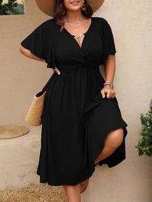 SHEIN Clasi Vestido midi de línea A con cuello en V, textura de punto, cintura con volantes y cadena, para mujer talla grande, primavera/verano - Negro - Ver 4