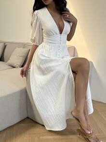 DAZY 女士纯色深V领优雅收腰中长派对连衣裙，情人节女士吊带裙 - 白色 - 查看 2