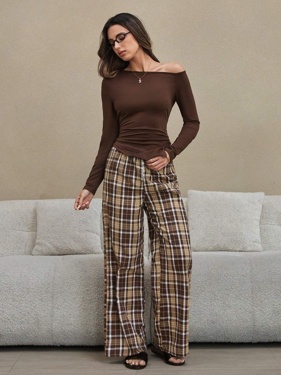 HautHeat Conjunto de pijama de pantalón a cuadros y blusa de manga larga de unicolor minimalista para mujer - Café integral - Ver 1