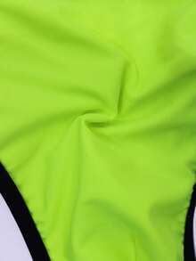 Manfinity Swimmode 夏季男士沙滩度假荧光绿撞色三角泳裤，性感男士泳装，荧光绿三角泳裤，男士丁字泳裤 - 綠色 - 查看 6