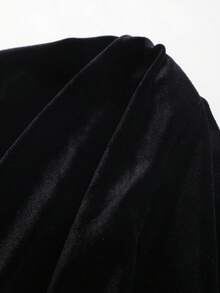 Sweetra 女士秋冬新款时尚百搭柔软丝绒两件套，棕色不对称荷叶边长袖上衣和高腰宽松阔腿裤套装 - 黑色 - 查看 4