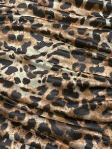 Franclia 豹纹不对称领口和不对称下摆褶皱单肩T恤，女士上衣，女士吊带衫，女士衬衫，腰部褶皱，金属扣带 - 杏色 - 查看 3