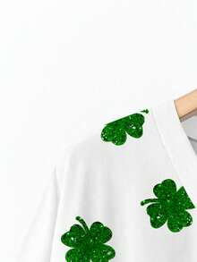 EMERY ROSE Plus Size Women's Casual Vacation St. Patrick's Day Plus Size V-Neck Loose T-Shirt With All-Over Four-Leaf Clover Print, Spring/Summer - Multicolor - View 3