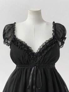 SHEIN CURVE+ Áo kiểu nữ cỡ lớn cổ tim viền ren phong cách lễ hội Coachella - màu đen - Xem 3