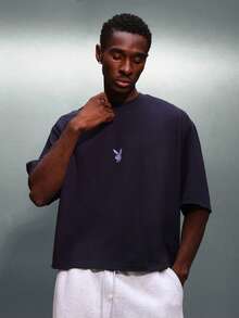 PLAYBOY X SUMWON Men Crew Neck Short Sleeve Cropped Boxy Fit Cotton Jersey T-Shirt With Small Chest Logo Print Casual Streetwear Top - Navy Blue - View 3