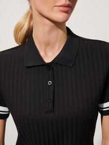 CourtClass CourtClass 女士撞色 Polo 领纽扣罗纹袖口修身短袖上衣，运动休闲日常穿着，适合网球、高尔夫等运动。 - 黑色 - 查看 6