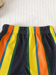 SHEIN Playful Pals Bộ 2 món cho bé trai, áo polo cổ bẻ phối sọc tương phản, tay ngắn, nhiều màu sắc, thích hợp cho dã ngoại, mặc thường ngày, thể thao, dự tiệc, thể hiện sự năng động và cá tính. - màu đen - Xem 5
