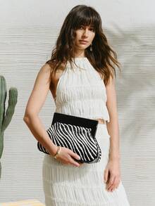 SHECARRY 女士手拿包，随机图案 - 黑與白 - 查看 2