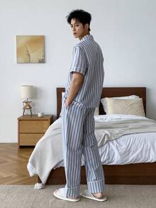 DAZY Mehrfarbiges gestreiftes Kurzarm Hemd und Hose Herren Pyjama Set, Frühling/Sommer - Verschiedenfarbig - Übersicht 2