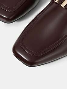 MOTF 女士PU皮革金属细节平底鞋 - 咖啡棕 - 查看 6