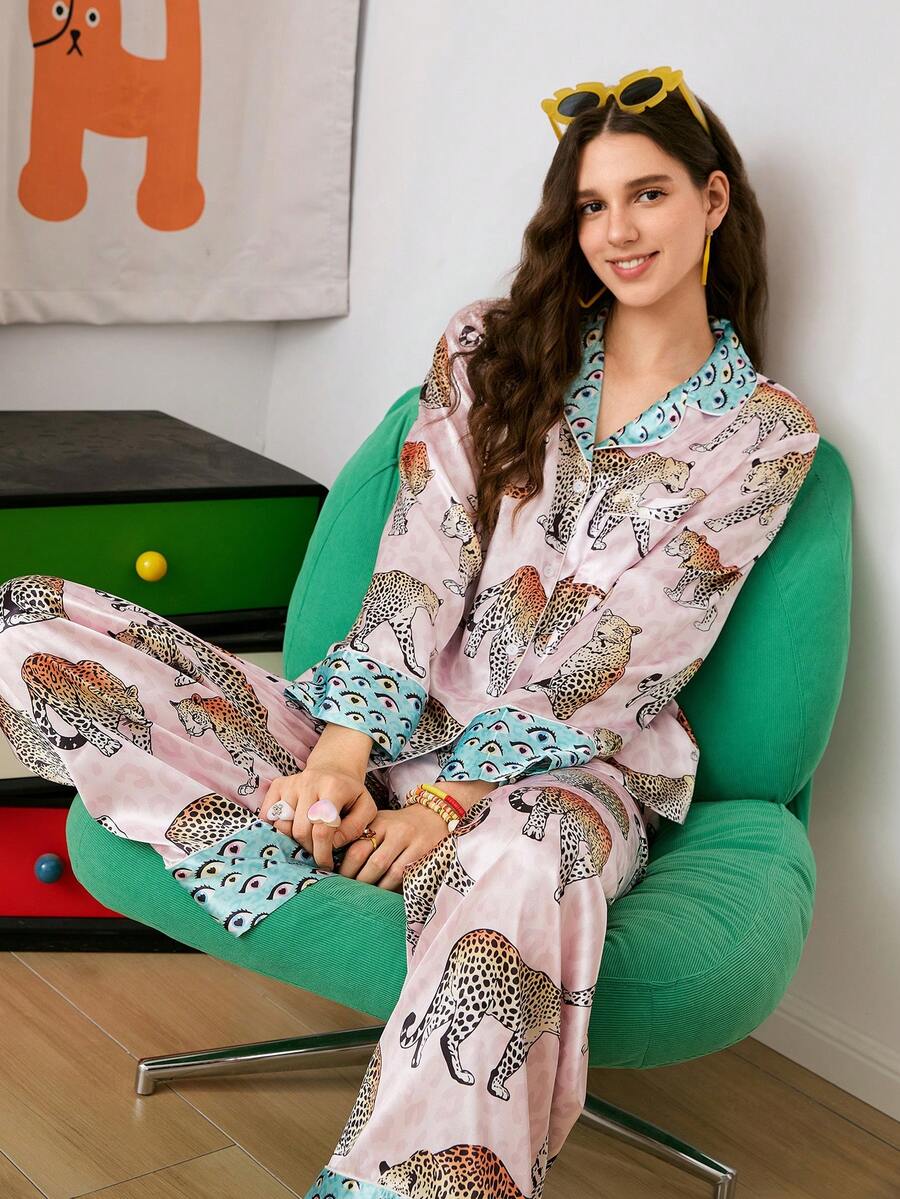 Chillnights 年轻休闲豹纹撞色缎面女士睡衣套装 家居服套装 女士睡衣 女士豹纹印花睡衣套装 缎面睡衣套装 女士睡衣套装 女士睡衣套装 - 彩色 - 查看 1