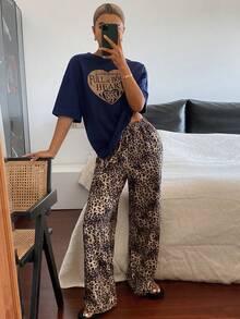 DAZY 字母和爱心印花T恤上衣搭配豹纹睡裤，女士睡衣套装 - 藍色 - 查看 4