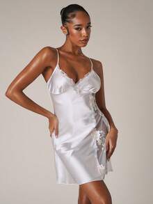 SHEIN BAE 女士花卉刺绣网眼拼接吊带睡裙睡衣裙 - 白色 - 查看 1