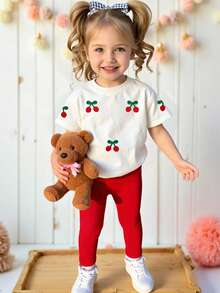 SHEIN Set de 2 piezas de camiseta con estampado gráfico de cereza, hojas y lazo, y leggings casuales para niñas pequeñas, uso cómodo para primavera, verano y otoño - Multicolor - Ver 4