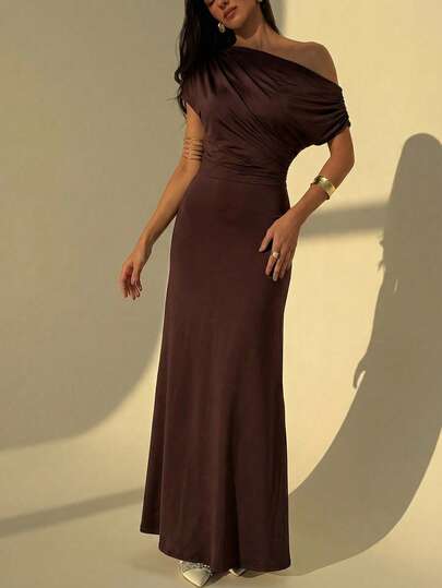 Aloruh Elegant, asymmetrisk axelbandslös klänning i enfärgad och rynkad stil för kvinnor