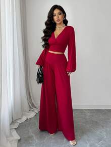 Rafferiza 女士V领针织露脐上衣搭配宽松褶皱阔腿裤，酒红色套装，情人节风格，时尚优雅，适合日常穿着、婚礼、宴会、通勤、毕业派对、节日活动、度假等场合。撞色设计，天鹅绒面料。 - 酒紅色 - 查看 6