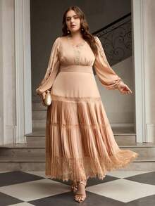 ZEYLAH 大码女式V领蕾丝拼接褶裥下摆优雅修身连衣裙 - 珊瑚粉 - 查看 1