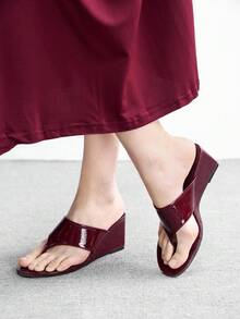 CUCCOO BIZCHIC Women's Rhinestone Embellished Casual Platform Slide Sandals - Burgundy - View 3