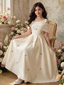 Pitira 藏蓝色缎面少女派对礼服，优雅正式长裙，饰有金属水钻纽扣，单肩荷叶边开衩A字裙，适合婚礼、正式派对、舞会、伴娘等场合。 - 杏色 - 查看 1