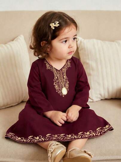 SHEIN Baby Girls' Casual Minimalist Long Sleeve Dress With Traditional Golden Floral Embroidery Print, Classic-Elegant Vintage Abaya Dress, Modest Long Sleeve Dress, Comfortable And Easy To Wear, Casual Everyday Style, Resort-Inspired Modest Kaftan