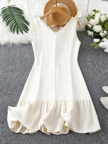 SHEIN LUNE 大码女式碎花打结露肩休闲夏季连衣裙 波西米亚风夏季装扮 复古波西米亚风夏季穿搭 春假狂欢派对穿搭 春假穿搭 - 白色 - 查看 2