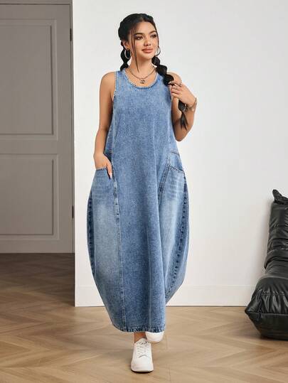 SHEIN PETITE Women's Casual Round Neck Pocket Denim Dress, Suitable For Daily Wear, Dates And Outings